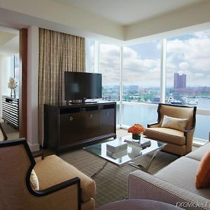 Four Seasons Executive Suite Harbour View